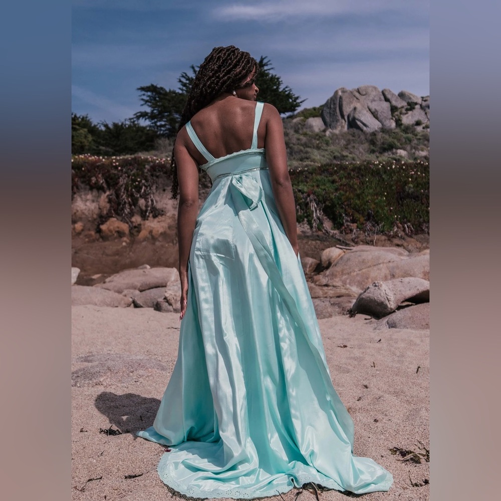 JessaKae Aftershow Dress - Medium - Picture 2 of 5